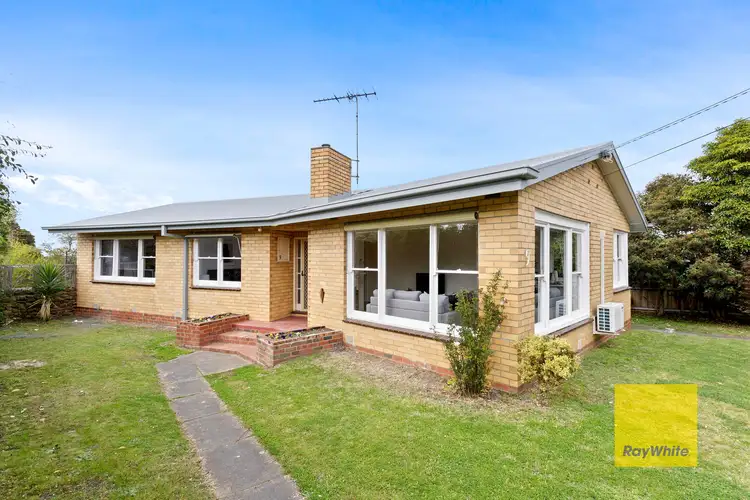 9 Landy Avenue, Highton VIC 3216