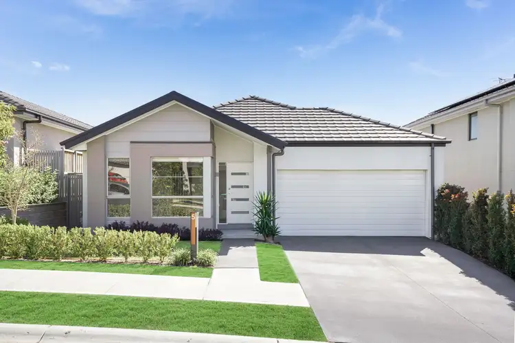 5 Desmond Avenue, Moorebank NSW 2170