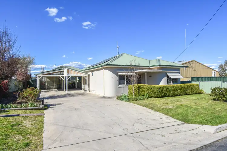 15 Oakes Street, Bathurst NSW 2795