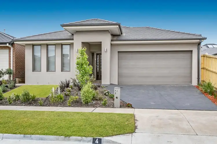 4 Beacon Drive, Cranbourne North VIC 3977