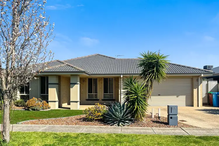 43 Charlbury Crescent, Cranbourne North VIC 3977