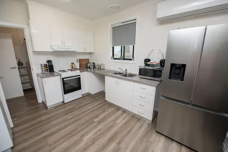 Fifth view of Homely house listing, 8 Hawdon Court, Swan Hill VIC 3585