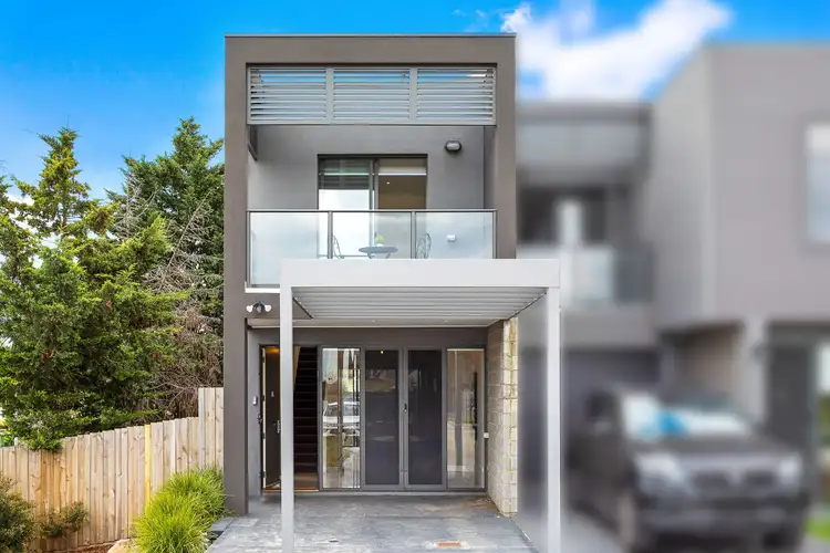 19 Bailey Crescent, Oak Park VIC 3046