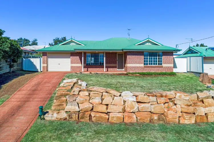 18 Weir Court, Harristown QLD 4350