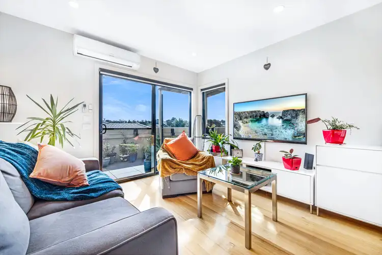 Third view of Homely apartment listing, 4/25 Anthony Drive, Mount Waverley VIC 3149