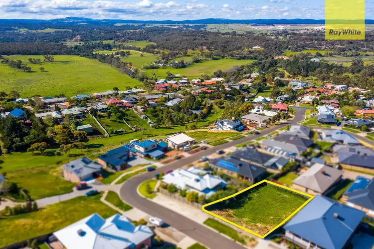 15 Fairway Crescent, Darley VIC 3340