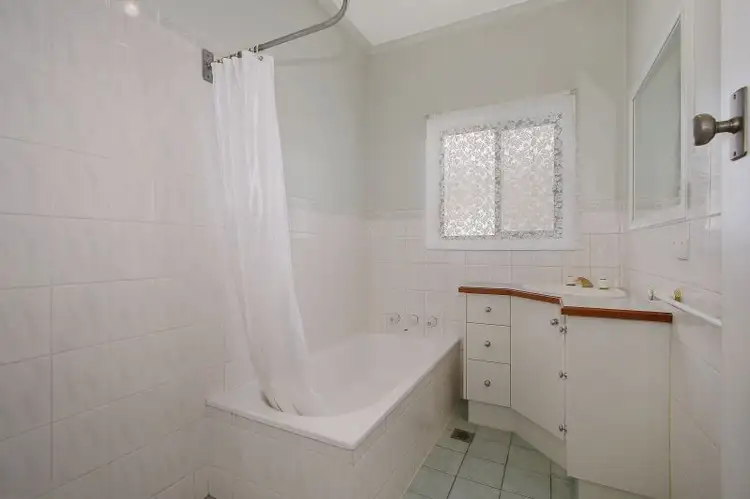 Fourth view of Homely townhouse listing, 1/394 English Avenue, Lavington NSW 2641