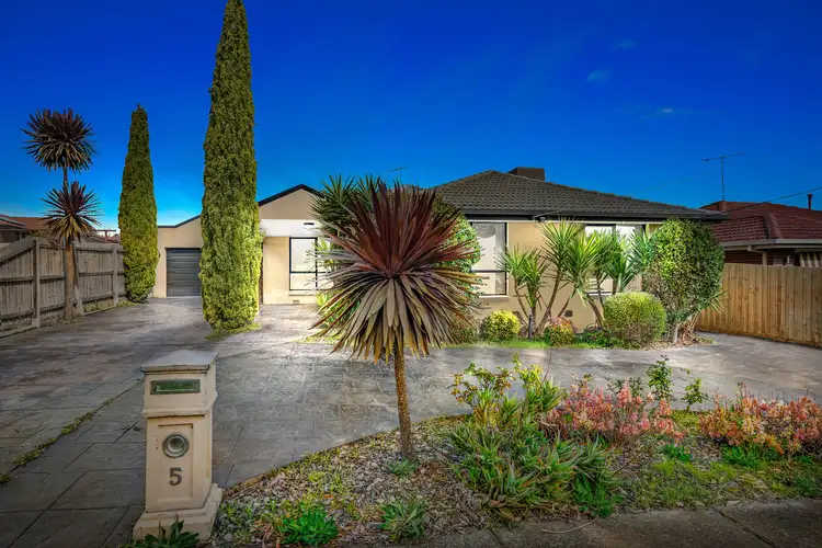 Main view of Homely house listing, 5 Carbeen Drive, Bundoora VIC 3083