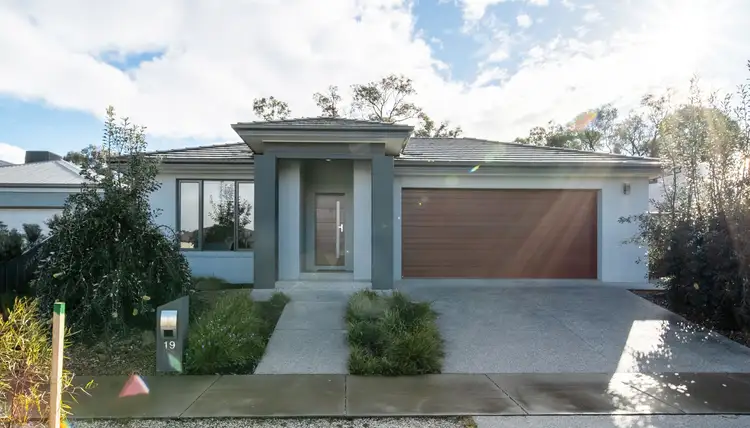 19 Bentley Terrace, Quarry Hill VIC 3550