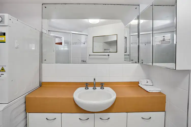 Fifth view of Homely unit listing, 28/8-12 Trickett Street, Surfers Paradise QLD 4217