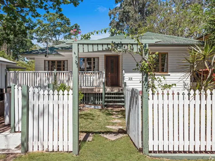 29 Logan Avenue, Oxley QLD 4075