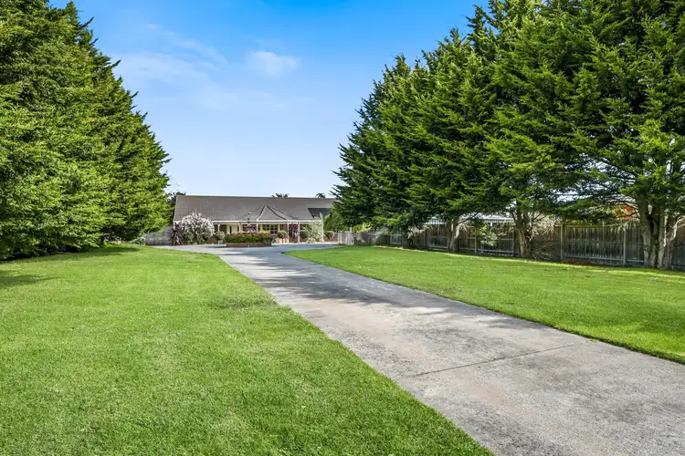 27 Crawley Road, Narre Warren North VIC 3804