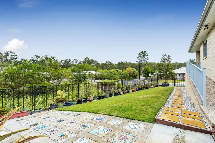 2 Holland Street, Landsborough QLD 4550