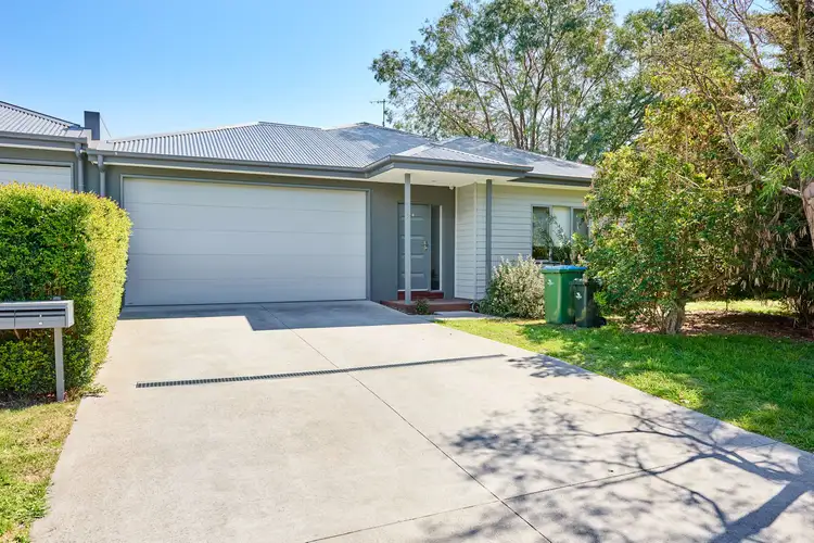 2 Bayview Avenue, Rosebud VIC 3939