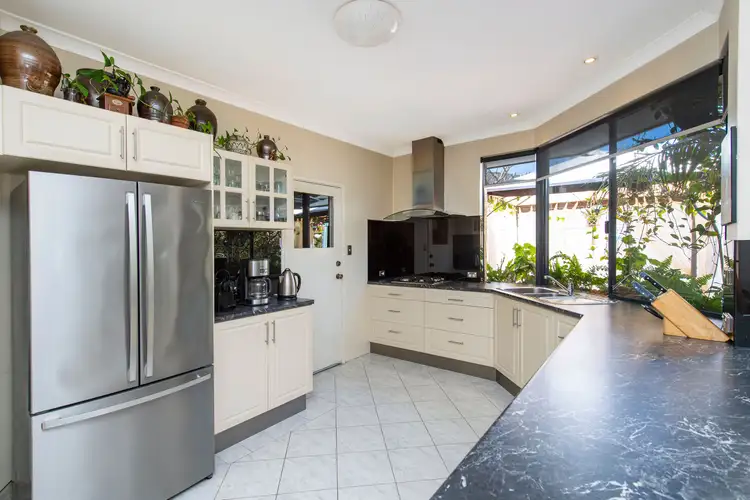 Fourth view of Homely house listing, 10 Hoskin Way, Baldivis WA 6171