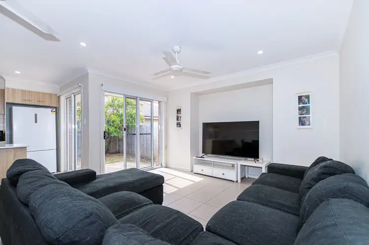 Second view of Homely semi-detached listing, 2/6 Scobie Street, Willow Vale QLD 4209