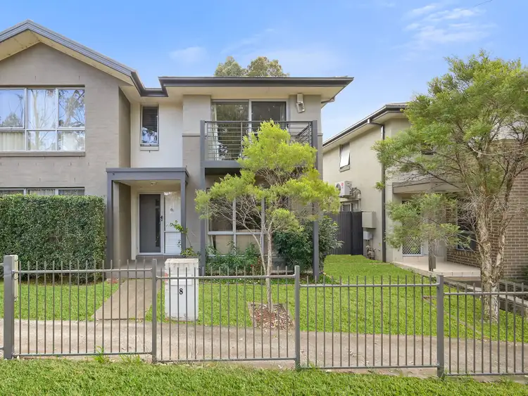 8 Bellona Walk, Glenfield NSW 2167