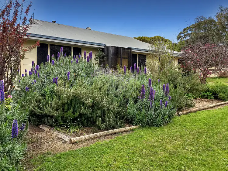 2 Gillam Place, Mount Melville WA 6330