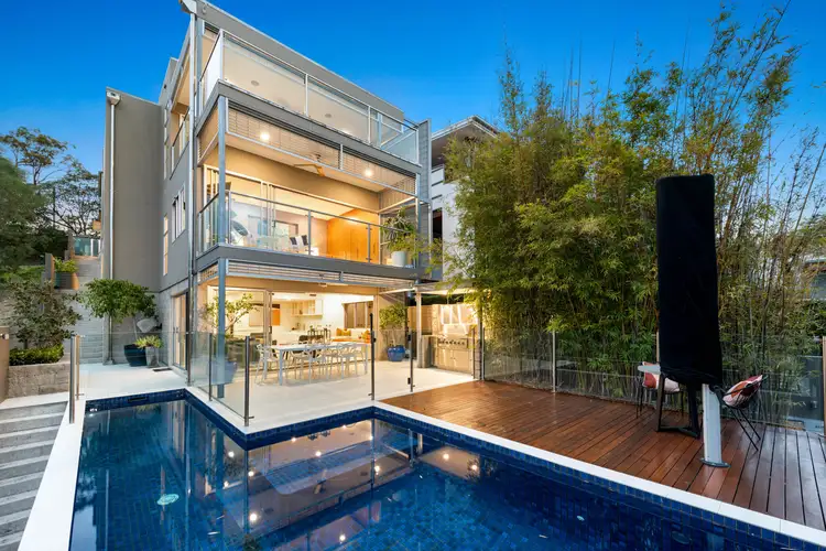 18 Mikado Street, Hamilton QLD 4007