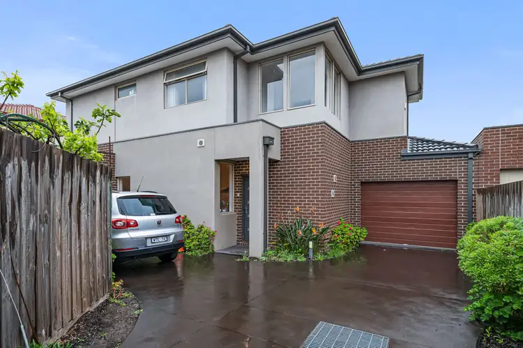2/25 Prince Charles Street, Clayton VIC 3168