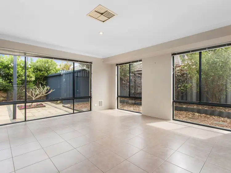 Sixth view of Homely house listing, 8 Thomasia Approach, Baldivis WA 6171