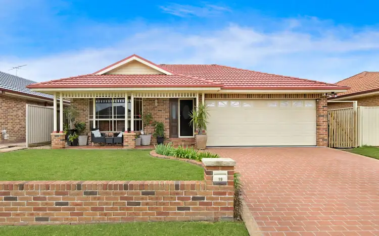 19 Moreton Bay Avenue, Spring Farm NSW 2570
