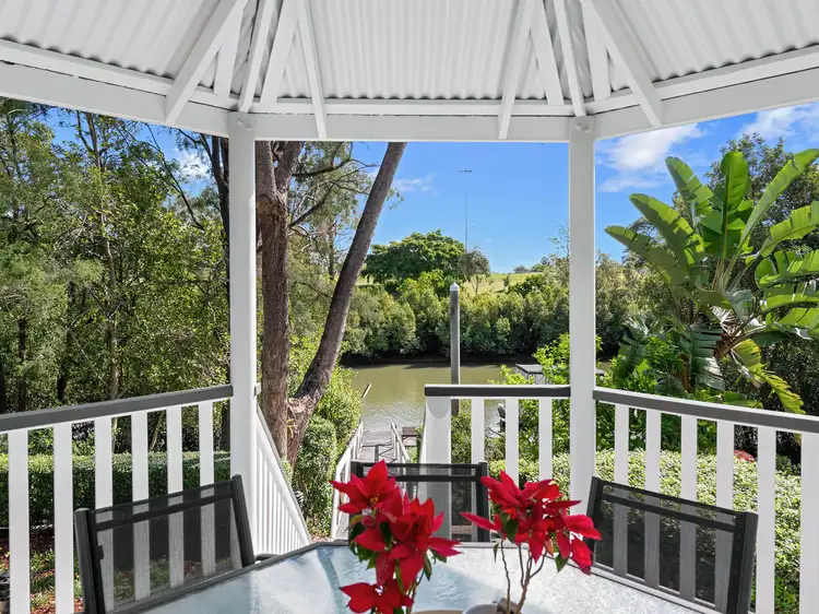 11 Vivian Street, Tennyson QLD 4105