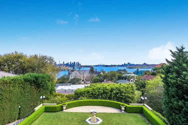 9 Hillside Avenue