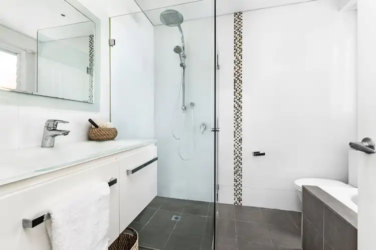 Sixth view of Homely apartment listing, 3/2 Annandale Street, Darling Point NSW 2027