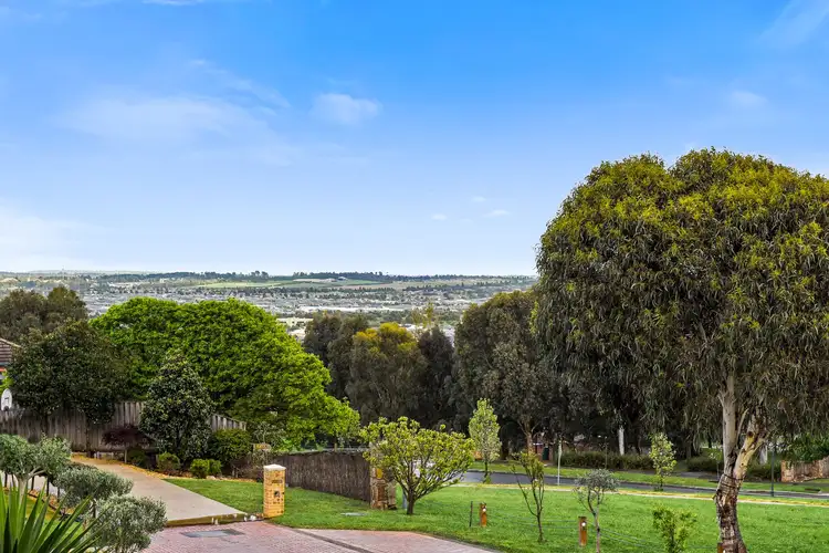 Fifth view of Homely house listing, 7 Viewbridge Close, Berwick VIC 3806
