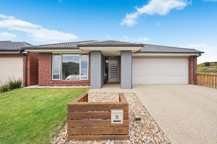 33 Scullin Road, Charlemont VIC 3217