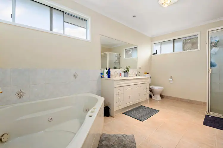 Sixth view of Homely house listing, 2 Ikara Place, Frankston VIC 3199