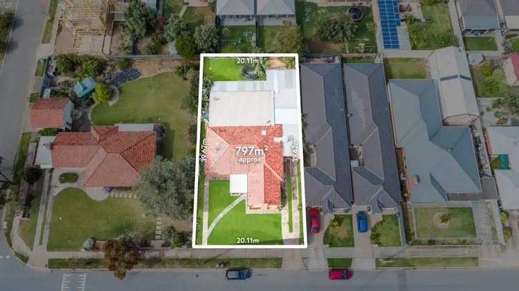 18 Martins Road, Seaton SA 5023
