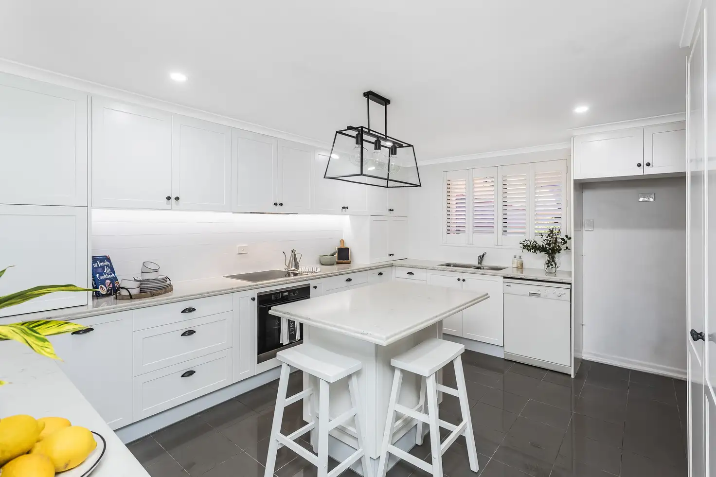 Main view of Homely townhouse listing, 2/42 Roseby Avenue, Clayfield QLD 4011