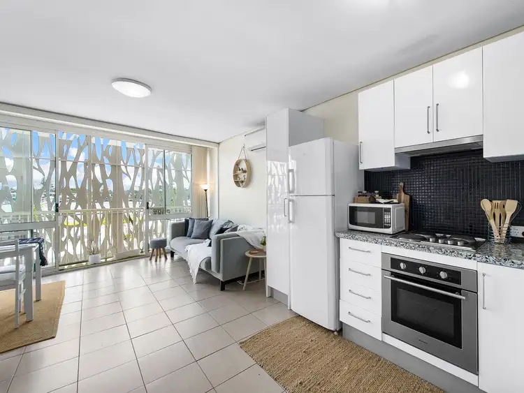 Main view of Homely apartment listing, 10/256 Kingsford Smith Drive, Hamilton QLD 4007