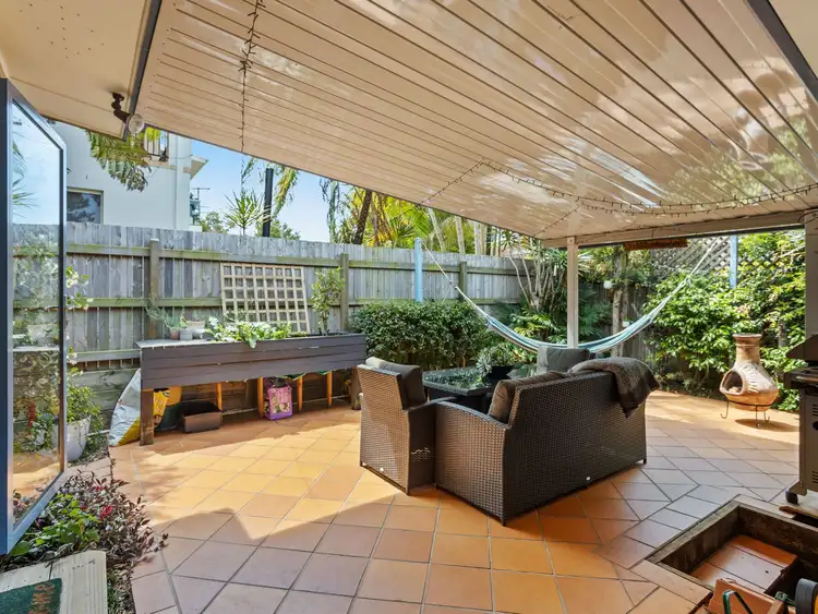 1/14 Ewan Street, Southport QLD 4215
