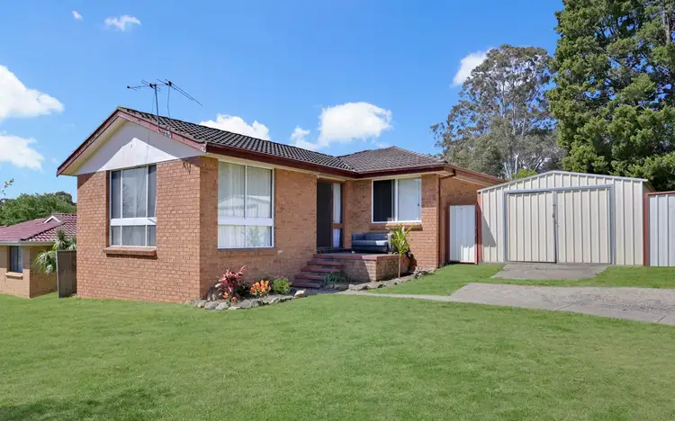 16 Larapinta Crescent, St Helens Park NSW 2560
