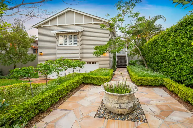 43 Hipwood Road, Hamilton QLD 4007