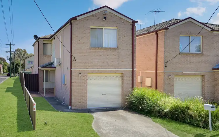 1/1A Euroka Street, Ingleburn NSW 2565