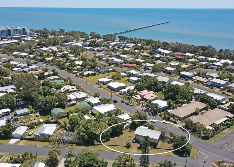 65 King Street, Urangan QLD 4655