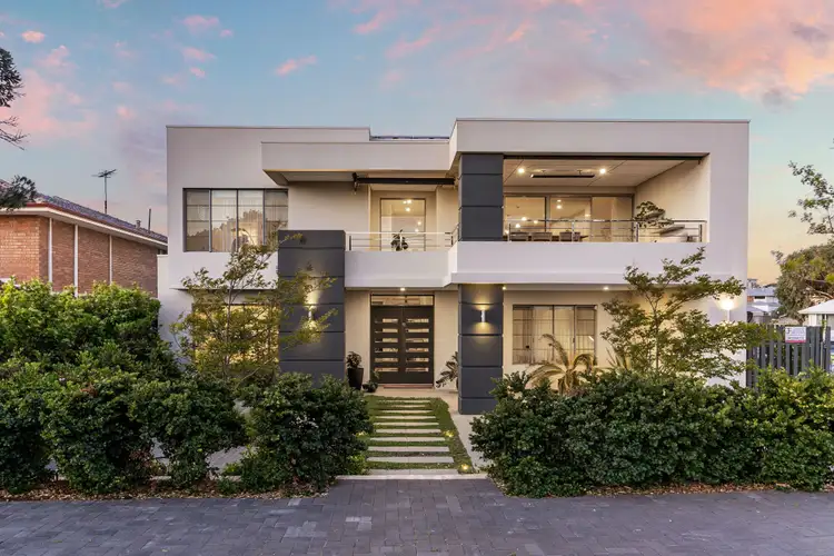 35 Robin Avenue, Sorrento WA 6020