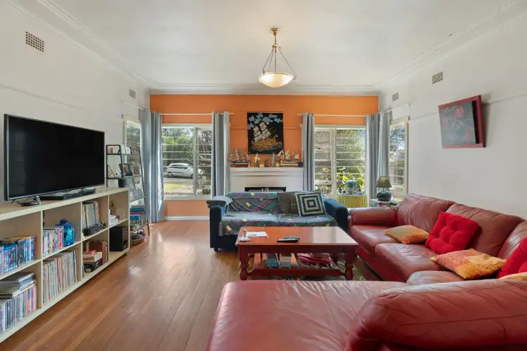 8 Huxley Street, Nowra NSW 2541