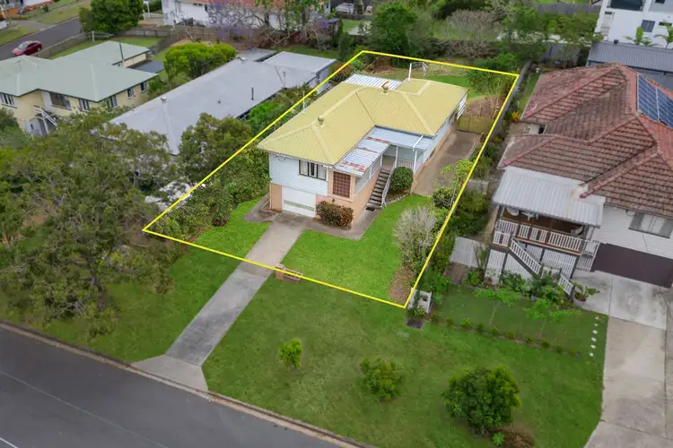 5 Lacon Street, Holland Park West QLD 4121