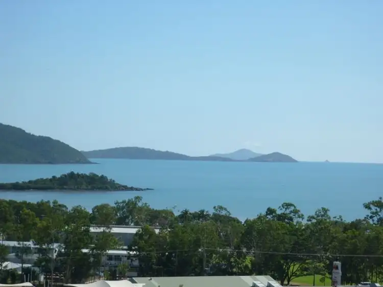 129/4 Eshelby Drive, Cannonvale QLD 4802