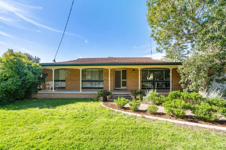 3 Fraser Street, Mount Austin NSW 2650