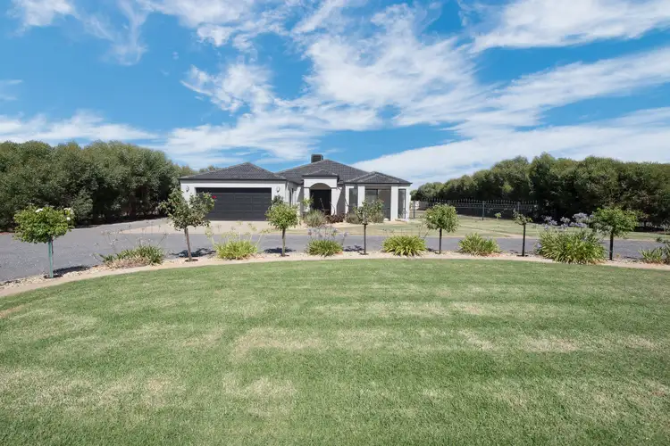 16 Graemar Drive, Swan Hill VIC 3585