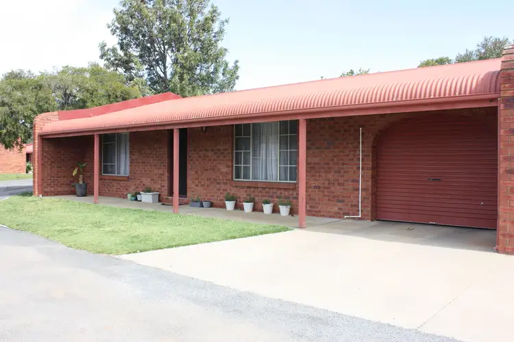 2/144 Federation Avenue, Corowa NSW 2646