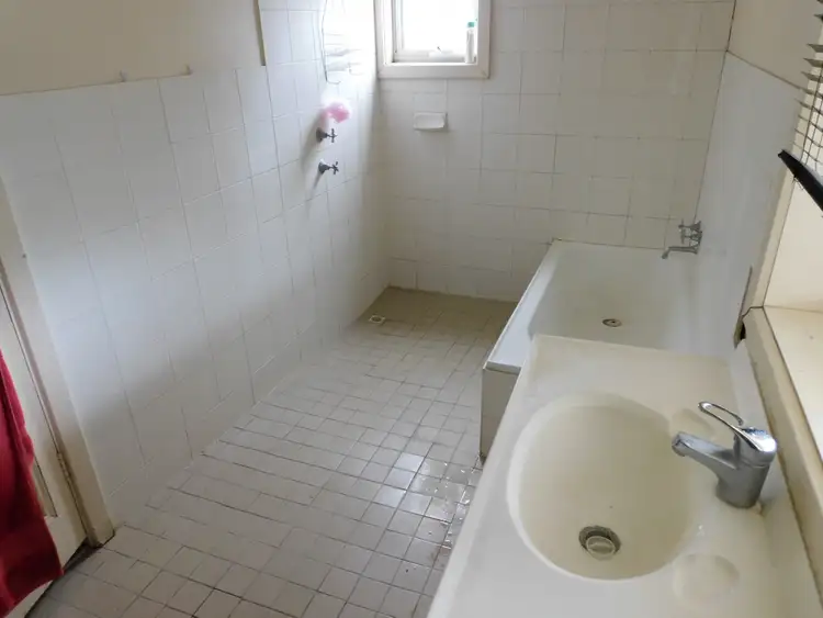 Fifth view of Homely house listing, 1 McLeod, Bordertown SA 5268