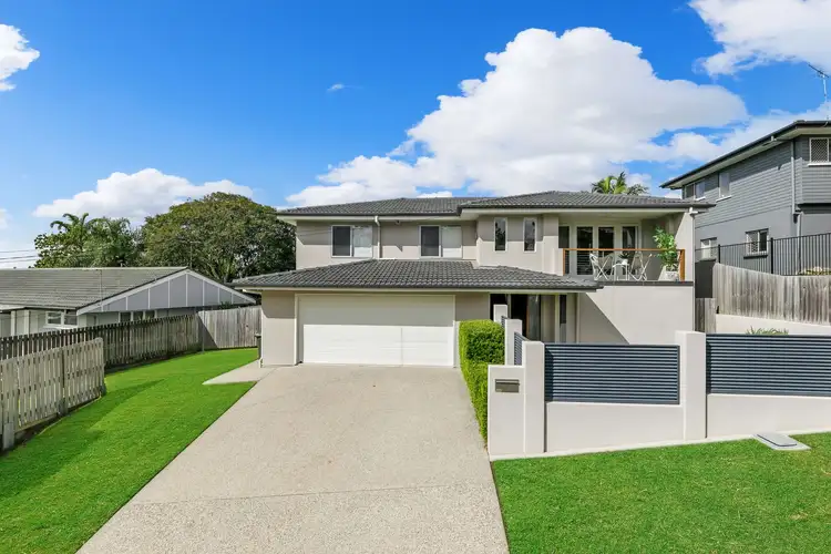 35 Pareena Crescent, Mansfield QLD 4122