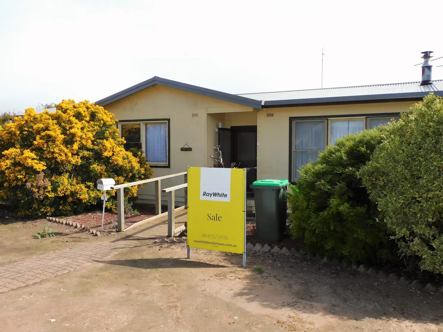 Main view of Homely house listing, 1 Albert Parade, Bordertown SA 5268